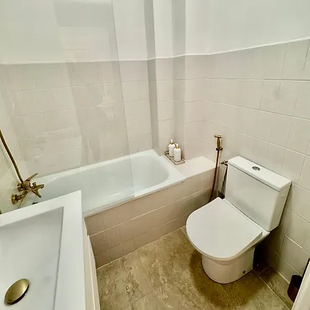 Modern Chic Apartment, Heart Of Antibes La Celle-sous-Gouzon