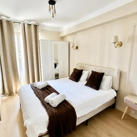 Modern Chic Apartment, Heart Of Antibes La Celle-sous-Gouzon
